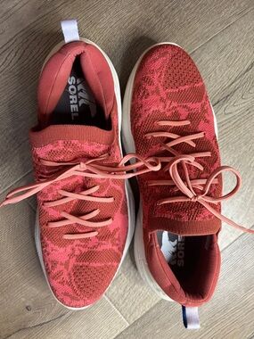 Sorel Women's Coral/Pink Knit Lace-Up Sneakers